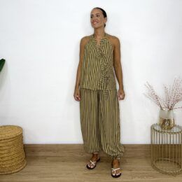 Conjunto rayas verdes top cruzado ➕ pantalón bombacho