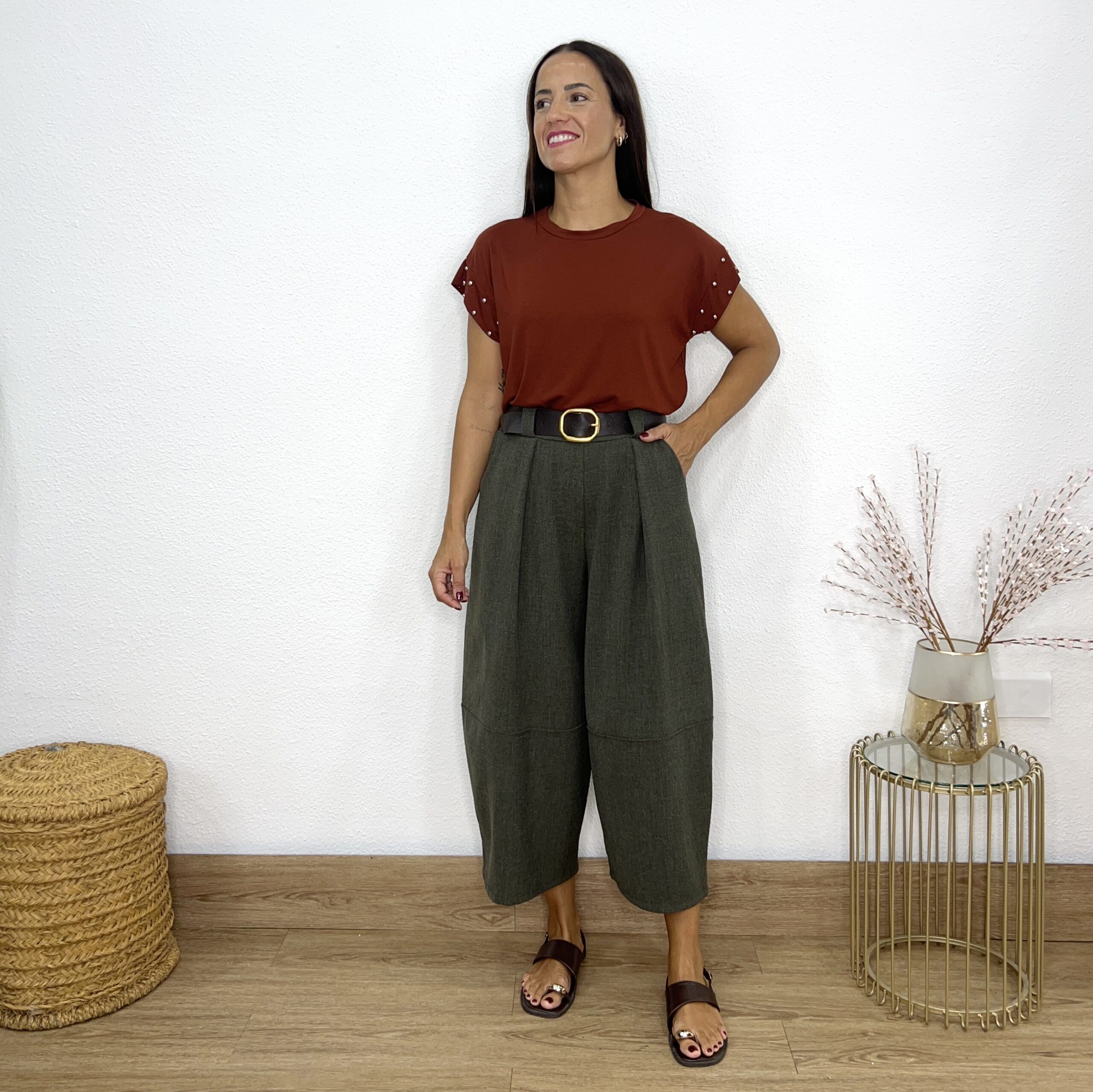Pantalón barrel cinturón verde caqui
