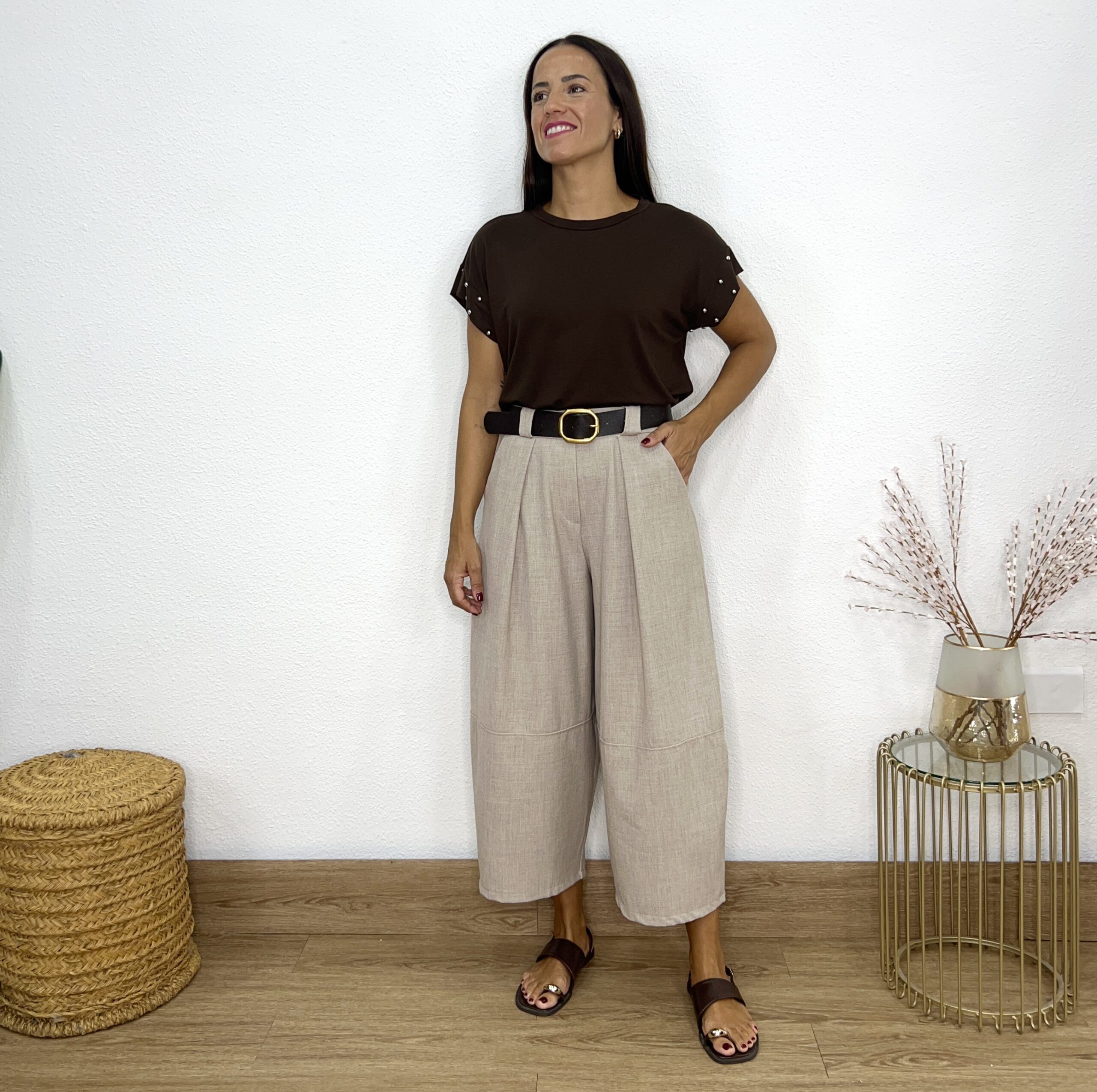 Pantalón barrel cinturón beige