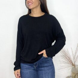 Camiseta basic hombro caído negra